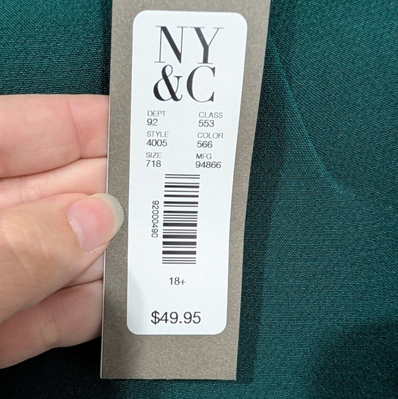 NWT Eva Mendes New York & Company Green Sleeveless Blouse in Size 18+ - Picture 7 of 10